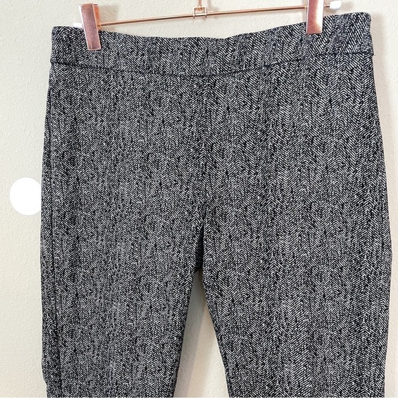 Nanette Lepore Herringbone Pull-on Ankle-Length Pants - Picture 3 of 6